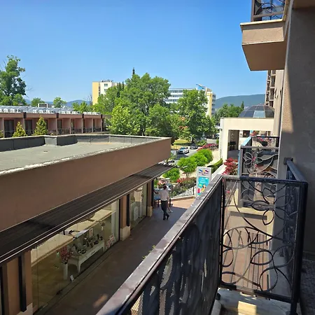 Royal Private Apartman *